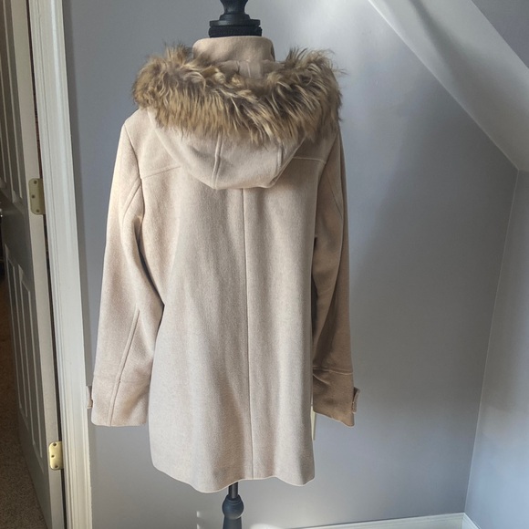 CoffeeShop Cream Toggle Coat with Faux Fur Hood - Picture 4 of 6